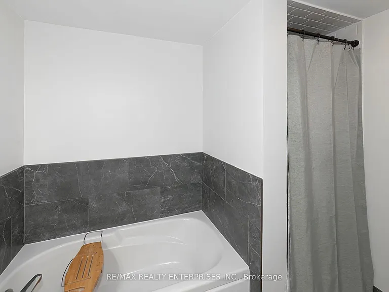 801 King St W #1108 — Photo 15