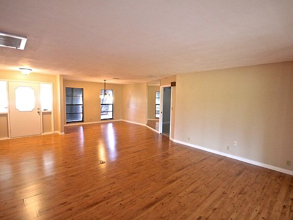 5th image of 112 Greenwood Ave