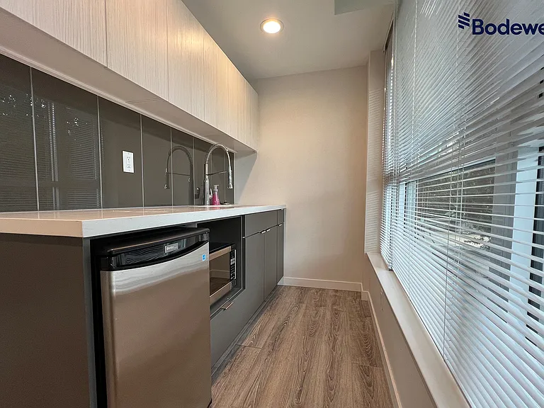 711 Breslay St #301 — Photo 14
