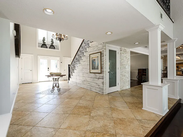 1130 John Anderson Dr — Photo 4