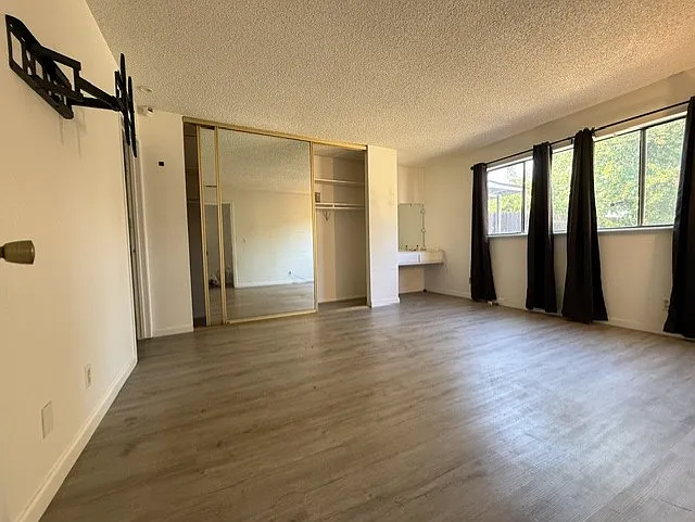 8363 Deville Oaks Way — Photo 11
