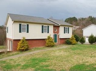 905 Cottrell Hill Rd, Lenoir, NC 28645