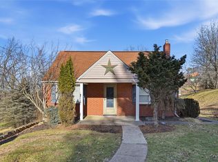 345 Franklin Dr, Pittsburgh, PA 15241