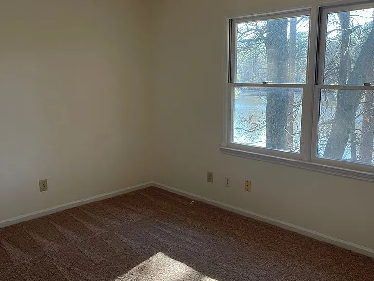 609 Georgetown Cir — Photo 22