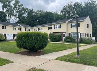 56 Elm St APT 36, Enfield, CT 06082