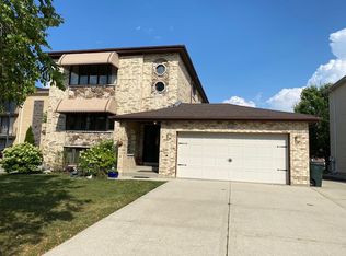 8841 N Chester Ave, Niles, IL 60714
