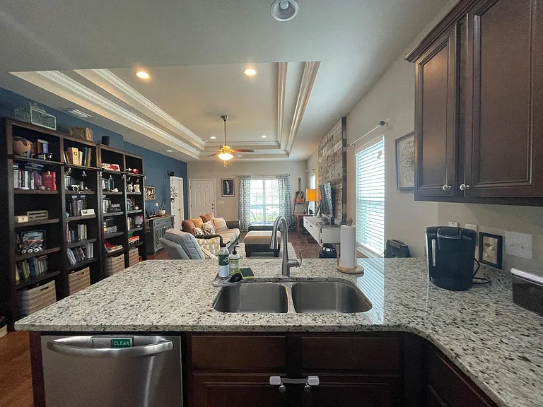105 Blue Heron Ln — Photo 6