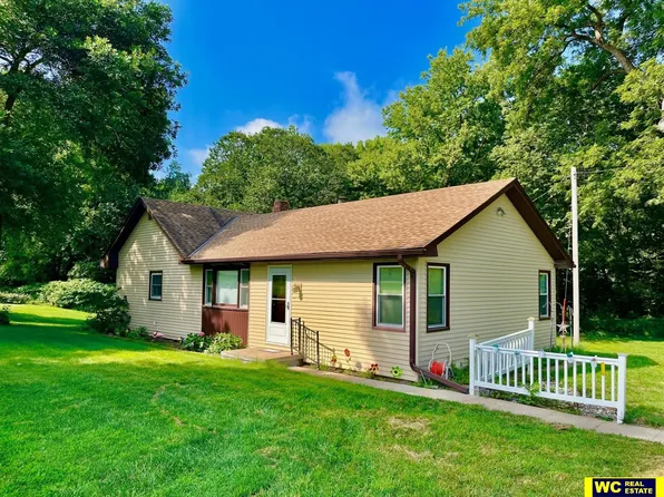 1417 County Road P47, Omaha, NE 68152