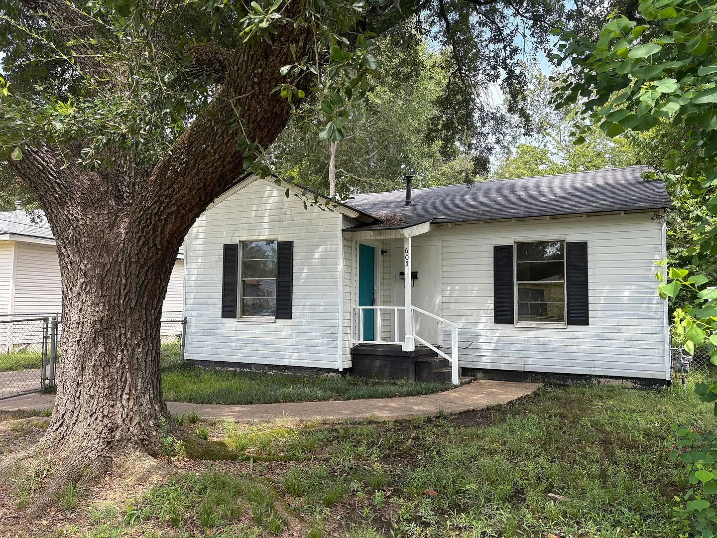 Adorable 2 bedroom/1 bath home — Photo 1