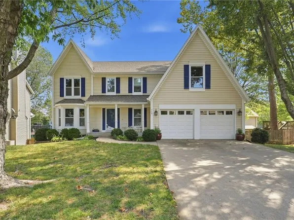 730 N Overlook Dr, Olathe, KS 66061