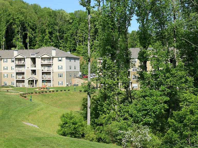 700 Vista Lake Dr #305 — Photo 2