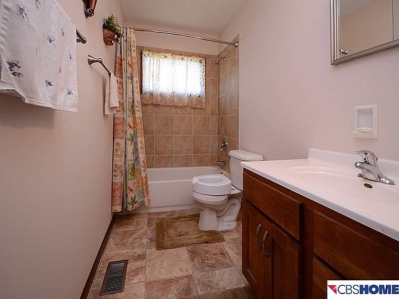 4th image of 4918 N 93rd St