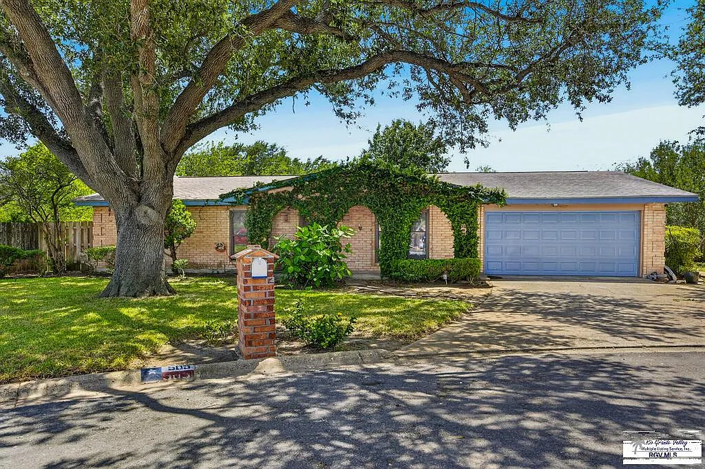 3 bed, 3.0 bath, 2660 sqft, $5,000 — Photo 1