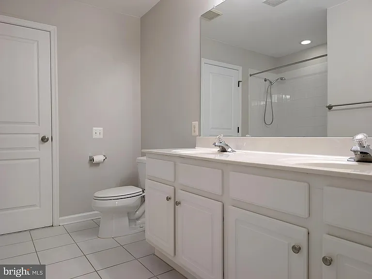 33 Trewbridge Ct — Photo 19