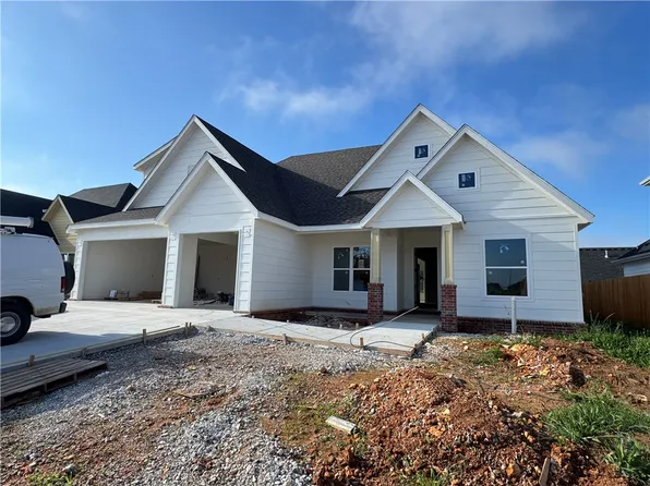 2727 Amaris Ave, Lowell, AR 72745