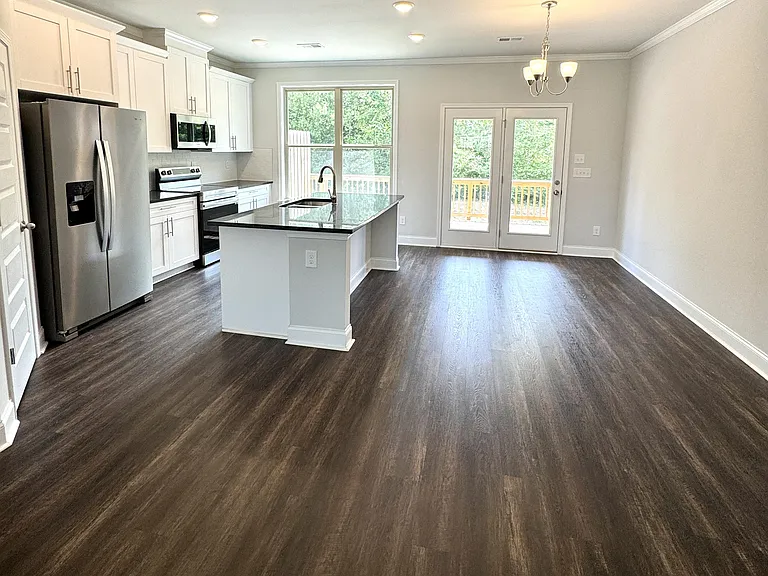 588 Amarante Cir — Photo 5