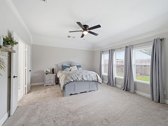 4th image of 5315 Silver Oak Dr