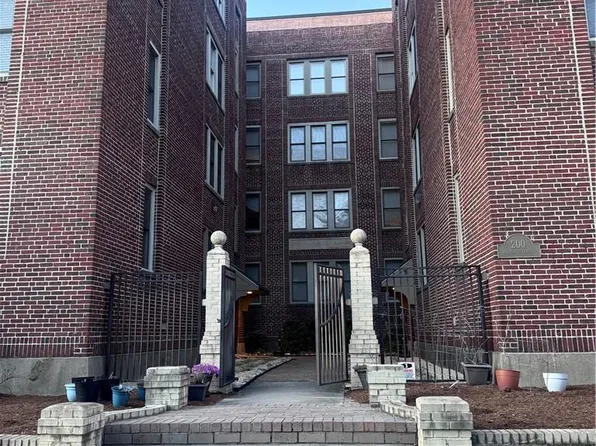 200 W 31st St APT 203, Norfolk, VA 23504
