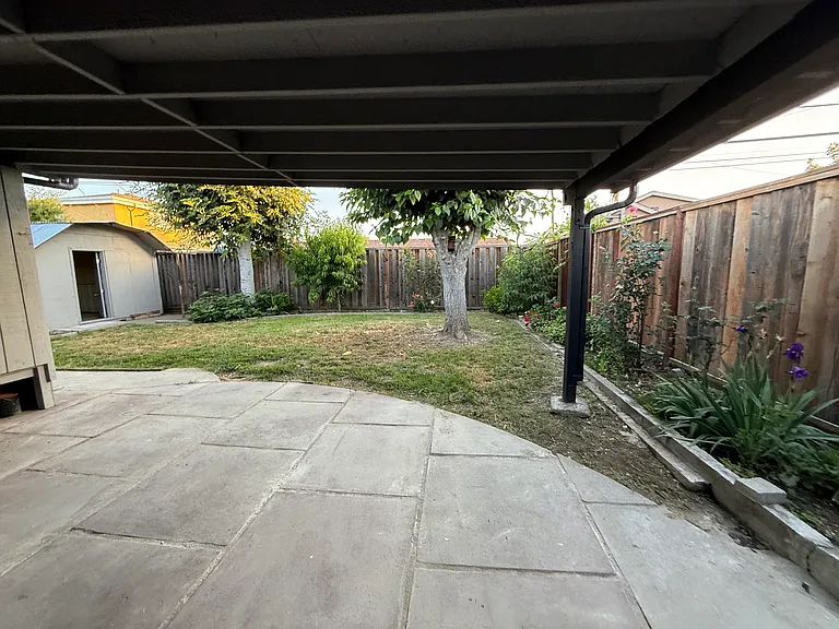 1433 Stahl St — Photo 15