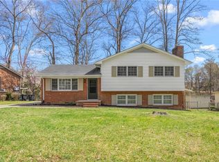 3005 Twin Lakes Dr, Greensboro, NC 27407
