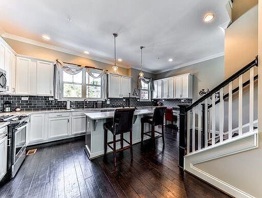 1st image of 109 Periwinkle Ln