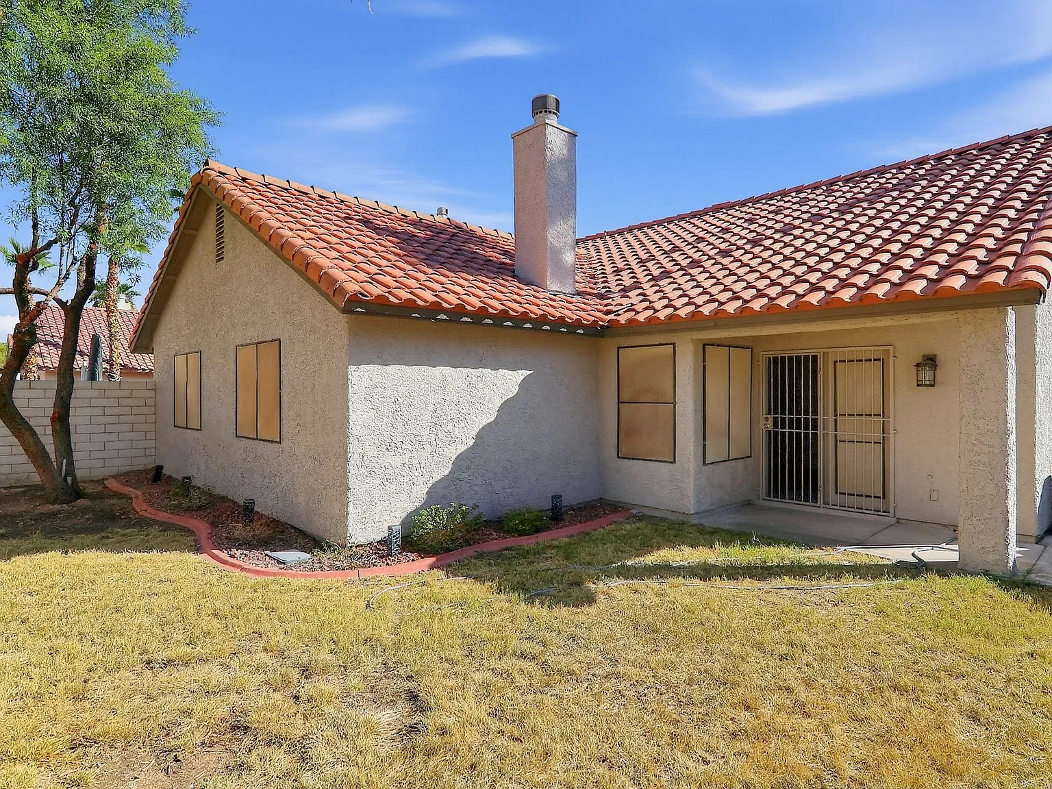 3 bed, 1700 sqft, $2,400 — Photo 3