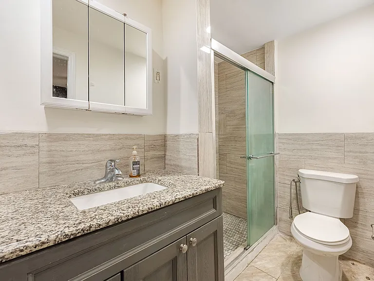 698 Fairview Ave — Photo 7