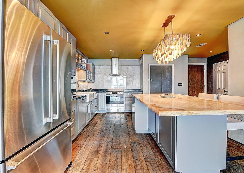 1st image of 14 Greenway Plz Unit 21N