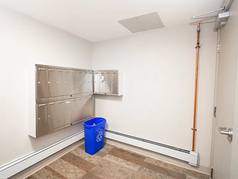 834 Grosvenor Ave — Photo 26