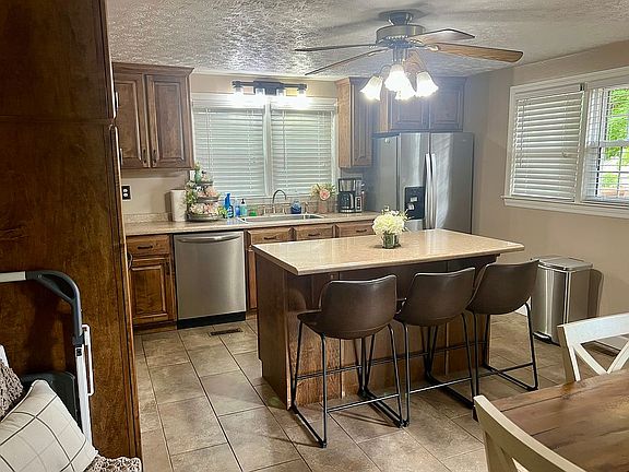4th image of 4939 Cameron Rd