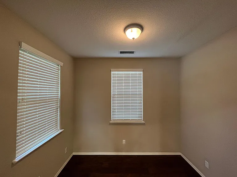 3848 Moody Ln — Photo 6