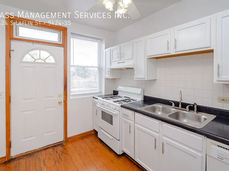 9424 S Laflin St #3S — Photo 1