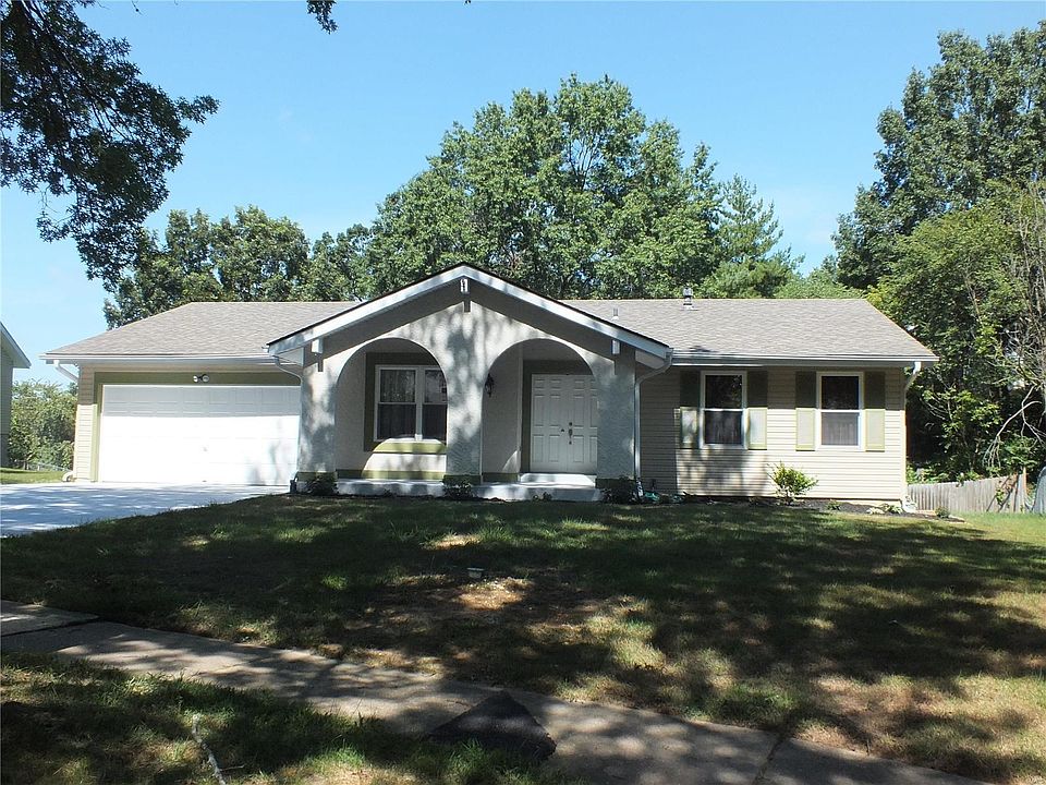 Located in Shadowoak Subdivision with easy access to area highways