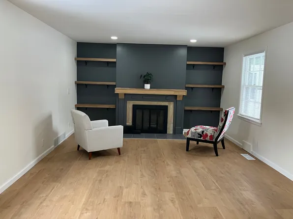 67 Dunrovin Ln, Rochester, NY 14618