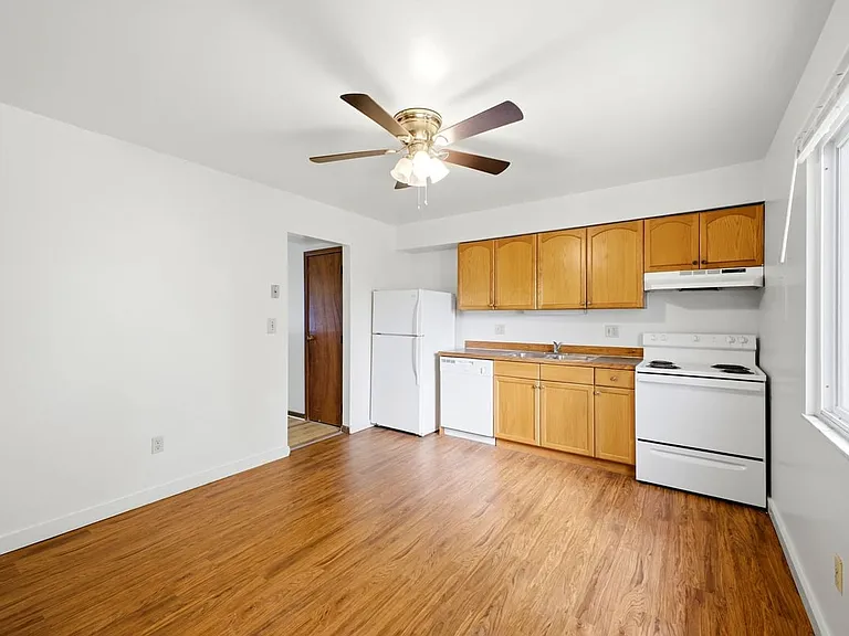 1567 Briarwood Ave — Photo 13
