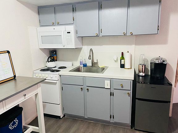 5th image of 6617 1/2 E Mockingbird Ln