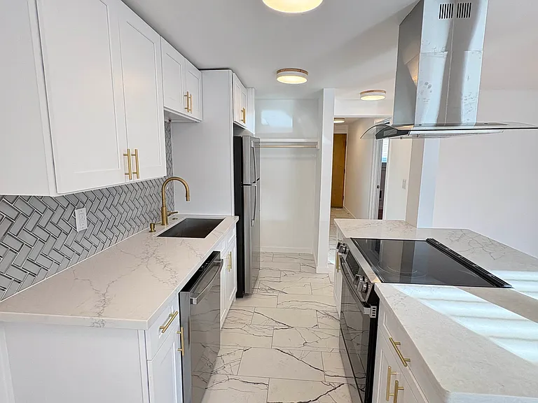 2345 Minor Ave E #14 — Photo 5