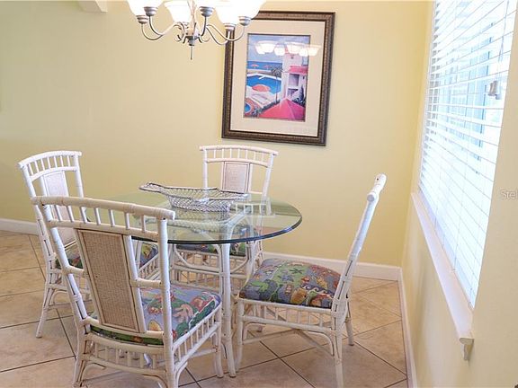 4th image of 19417 Gulf Blvd #D-202