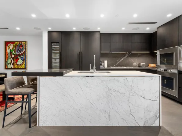 1601 Quebec St #303, Vancouver, BC V6A 4E7