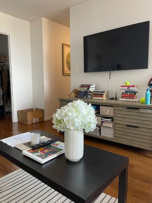 Rented by YKLL LLC | media 26