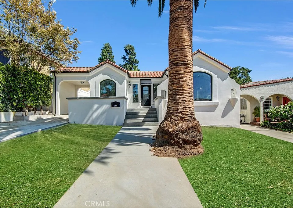 1252 Cordova Ave