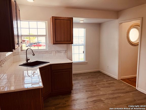 2nd image of 2510 W Mistletoe Ave