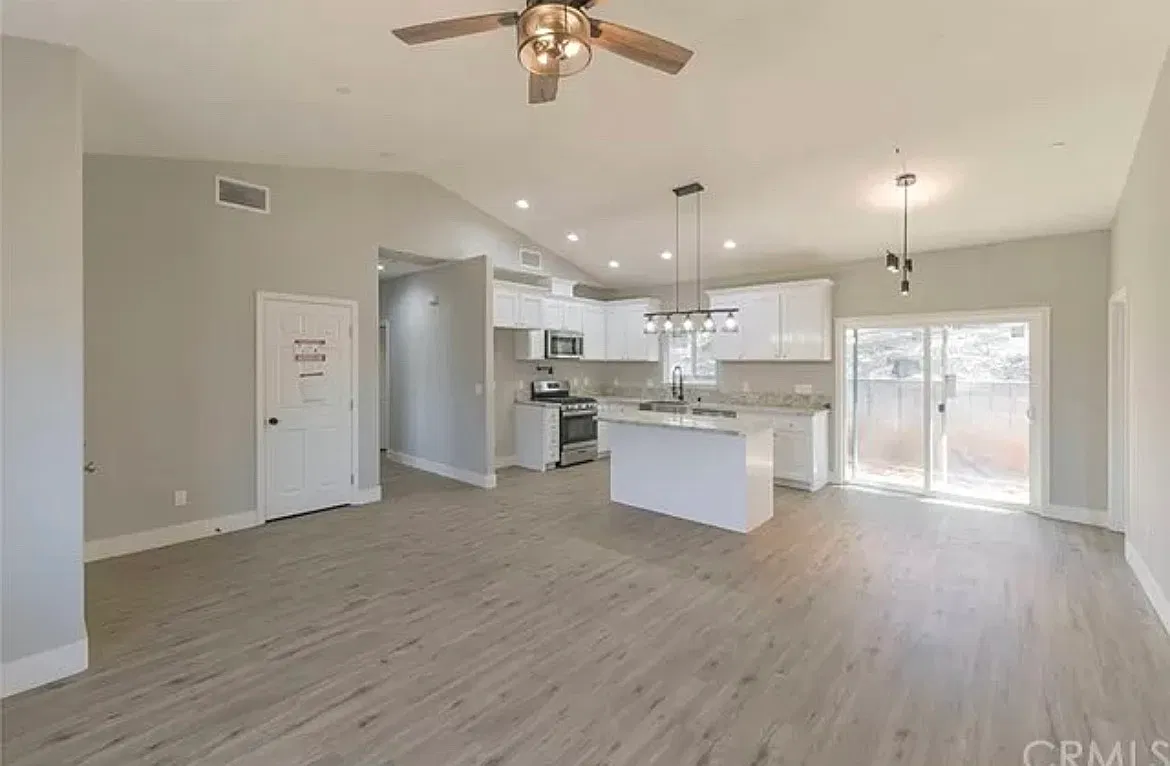 3 bed, 1235 sqft, $2,450 — Photo 1