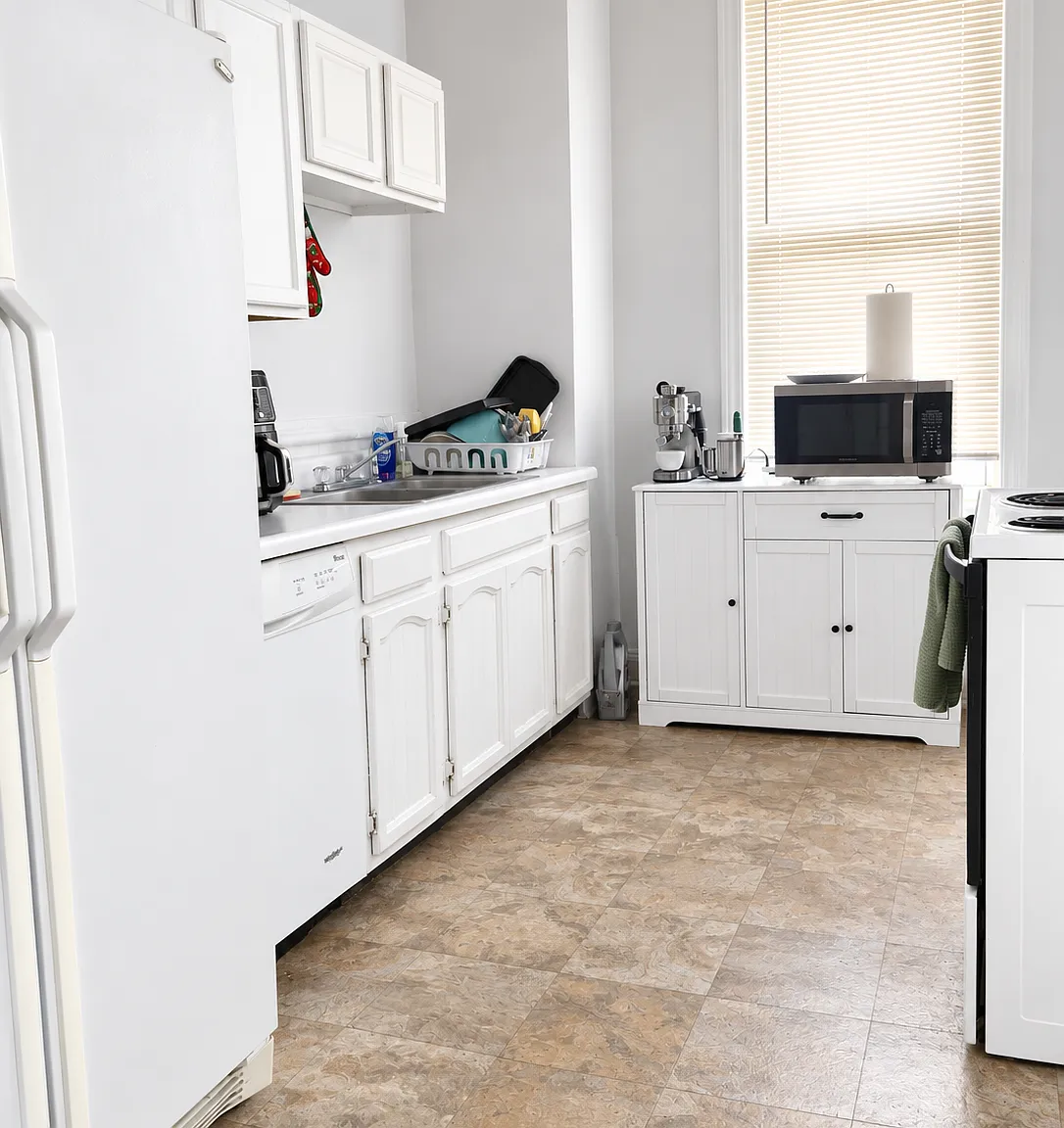 3 bed, 1740 sqft, $2,195 — Photo 3