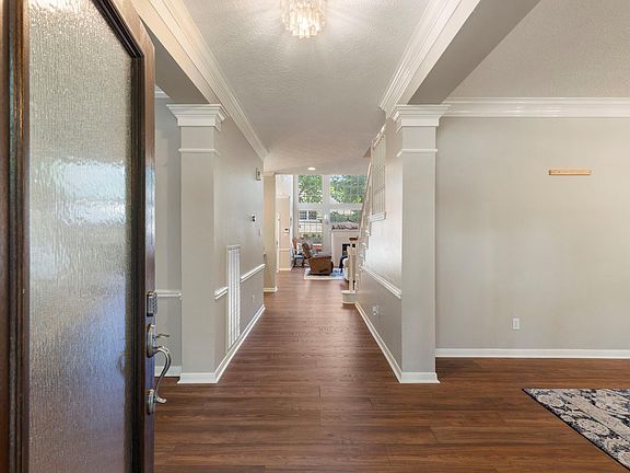 5th image of 10 Scenic Mill Pl