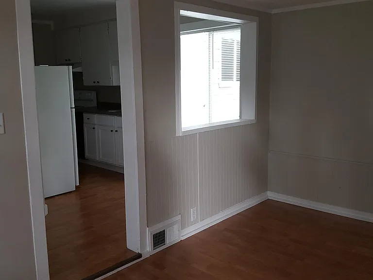 209 Ives Ave — Photo 1