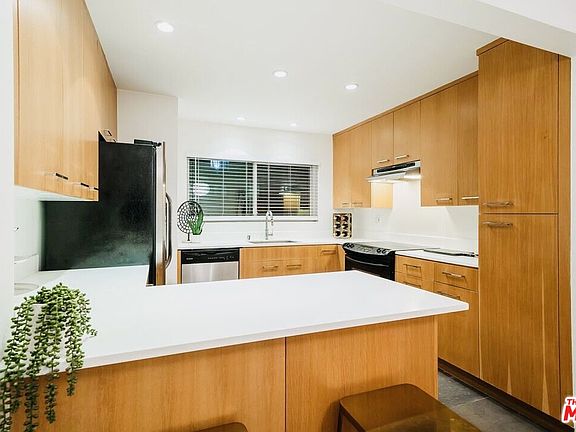 2nd image of 645 Westmount Dr APT 211