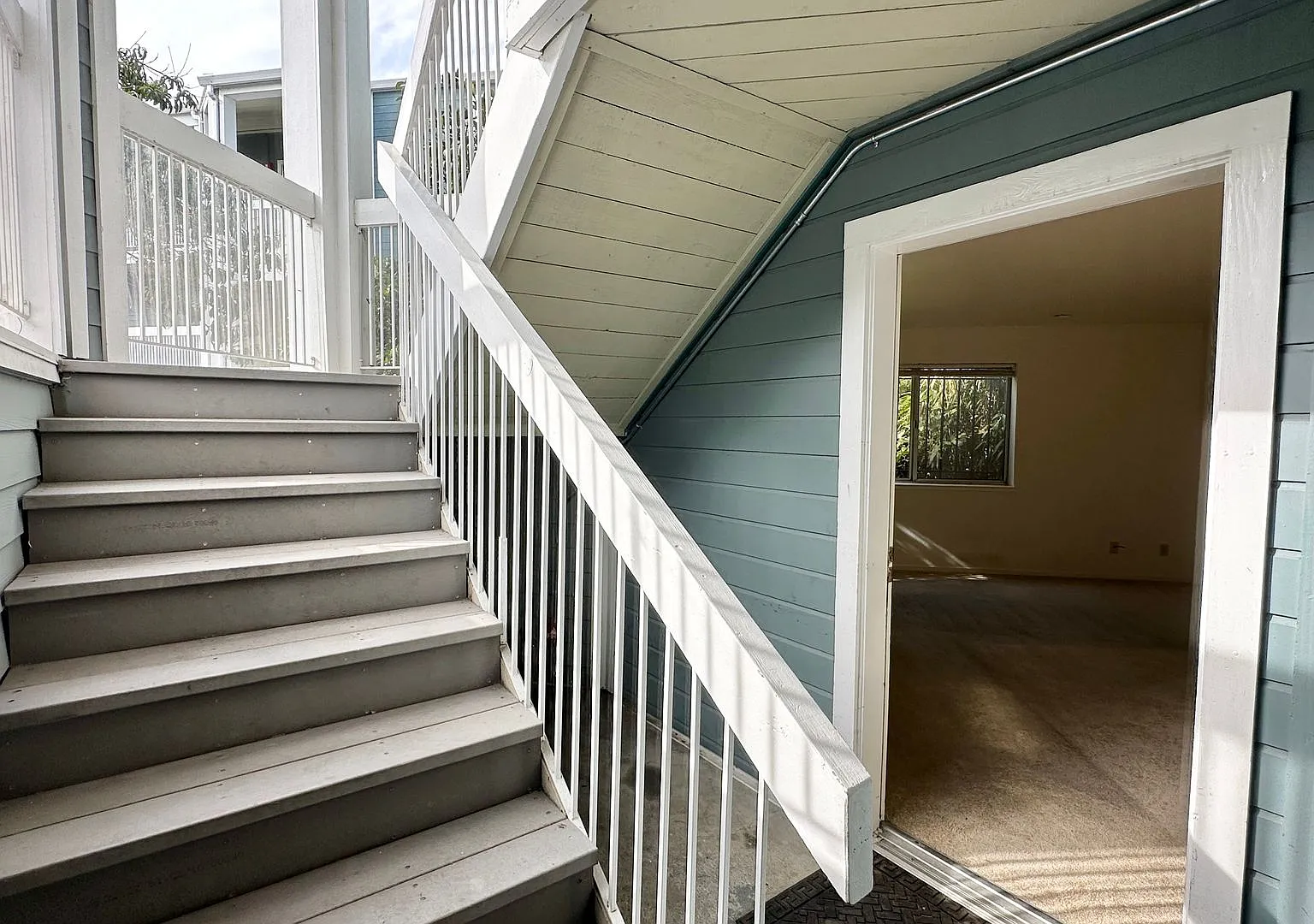 Cozy 2-Bedroom in a fantastic location! — Photo 4
