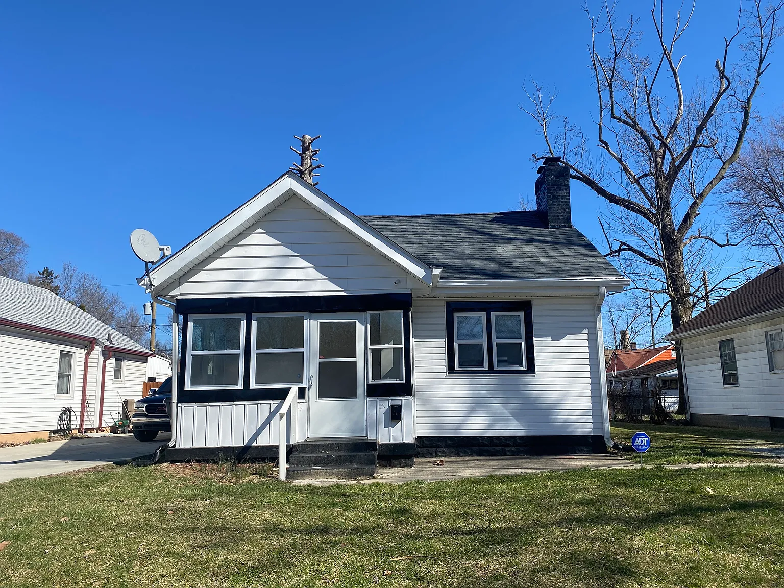 3437 Brouse Ave photo 1