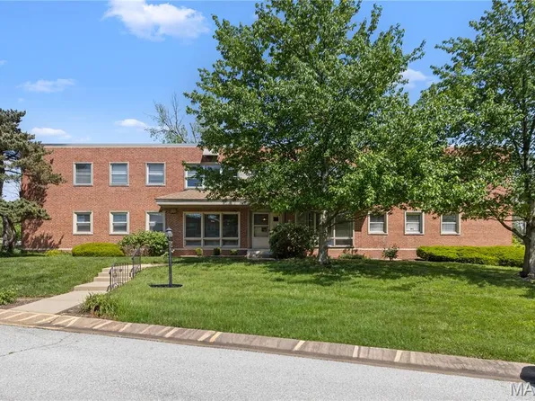 5 Delcrest Ct APT 101, Saint Louis, MO 63124